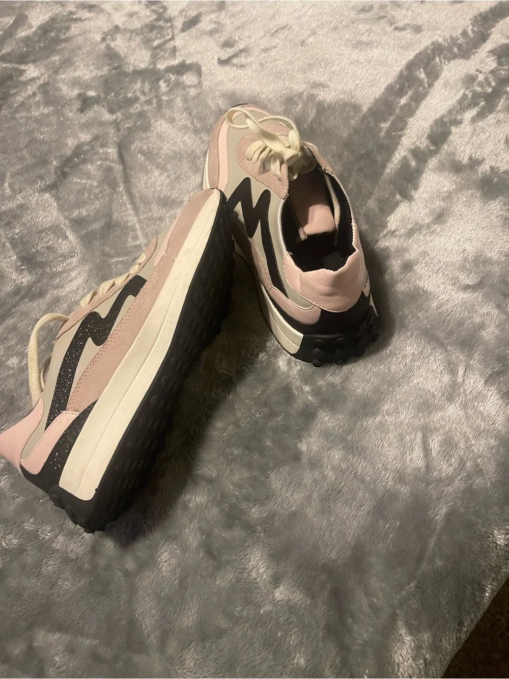 Steve Madden kids size 5 Pink and Cream Casual Sneaker